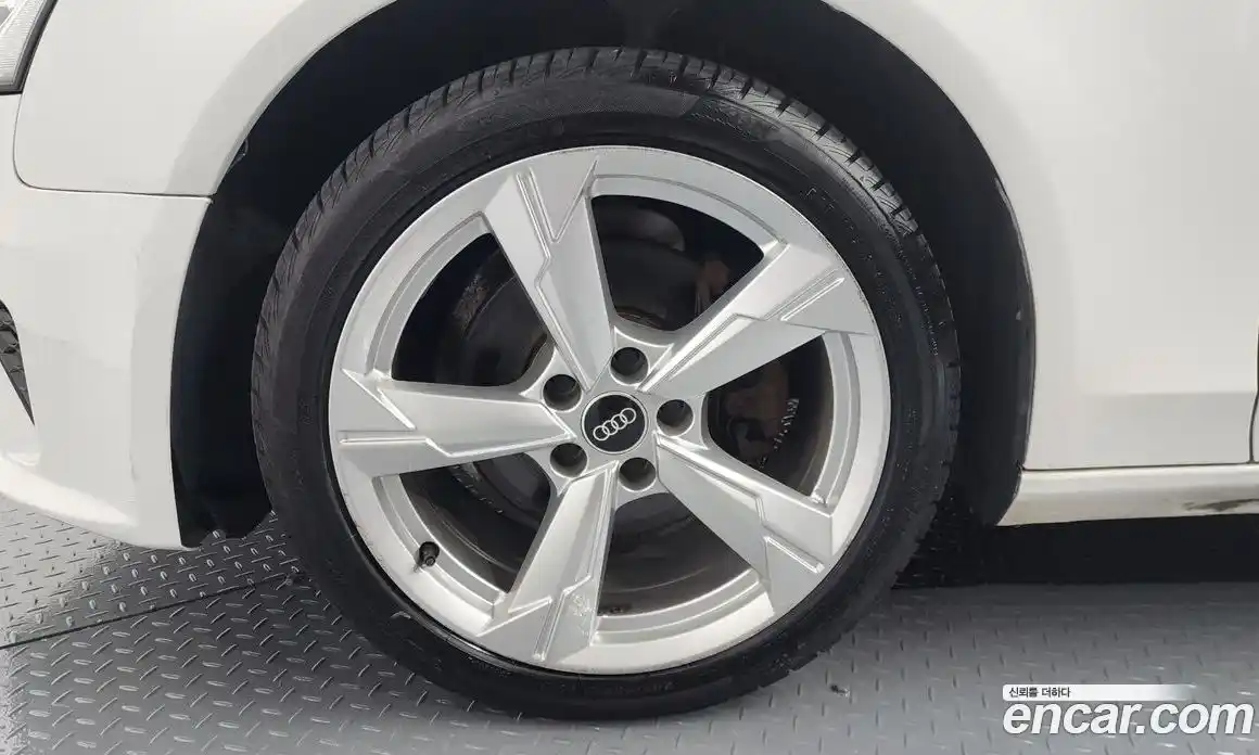 Audi A4 2014 2.0 Автомат в Москве № 212601, фото 9