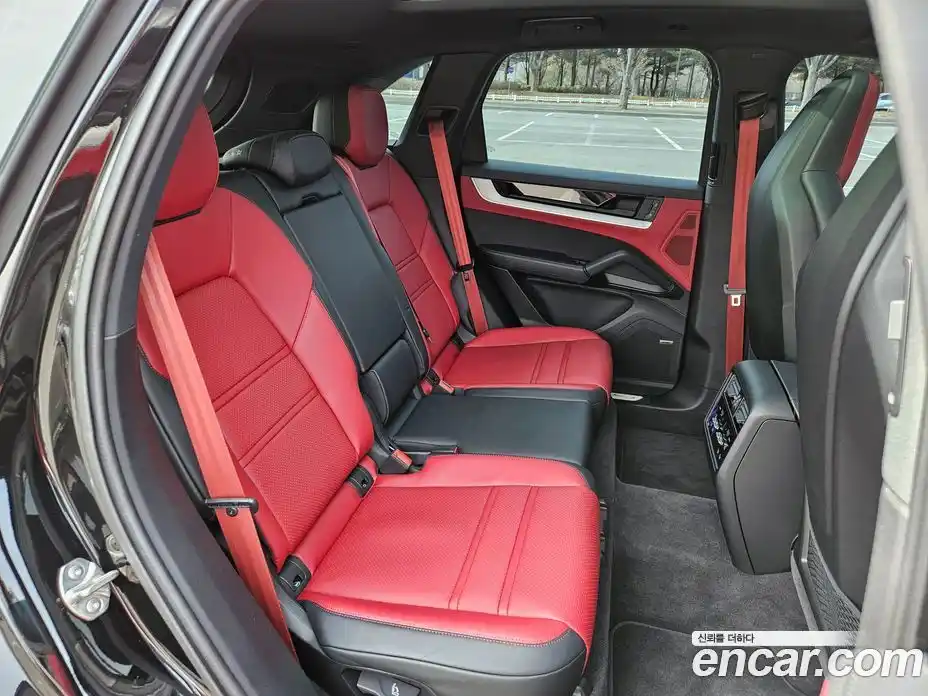 Porsche Cayenne 2024 3.0 Автомат в Москве № 212962, фото 18