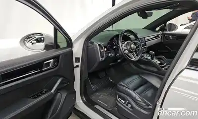 Porsche Cayenne 2020 3.0 Автомат в Москве № 213283, миниатюра 8