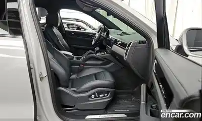 Porsche Cayenne 2020 3.0 Автомат в Москве № 213283, миниатюра 9