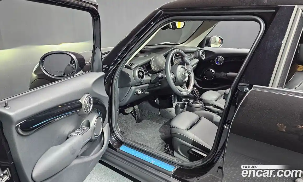 Mini Cooper 2021 2.0 Автомат в Москве № 214103, фото 20