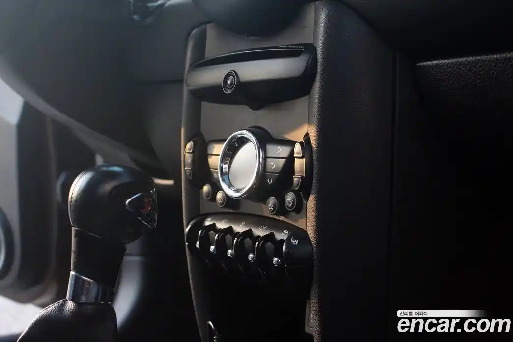 Mini Clubman 2011 1.6 Автомат в Москве № 214419, фото 16