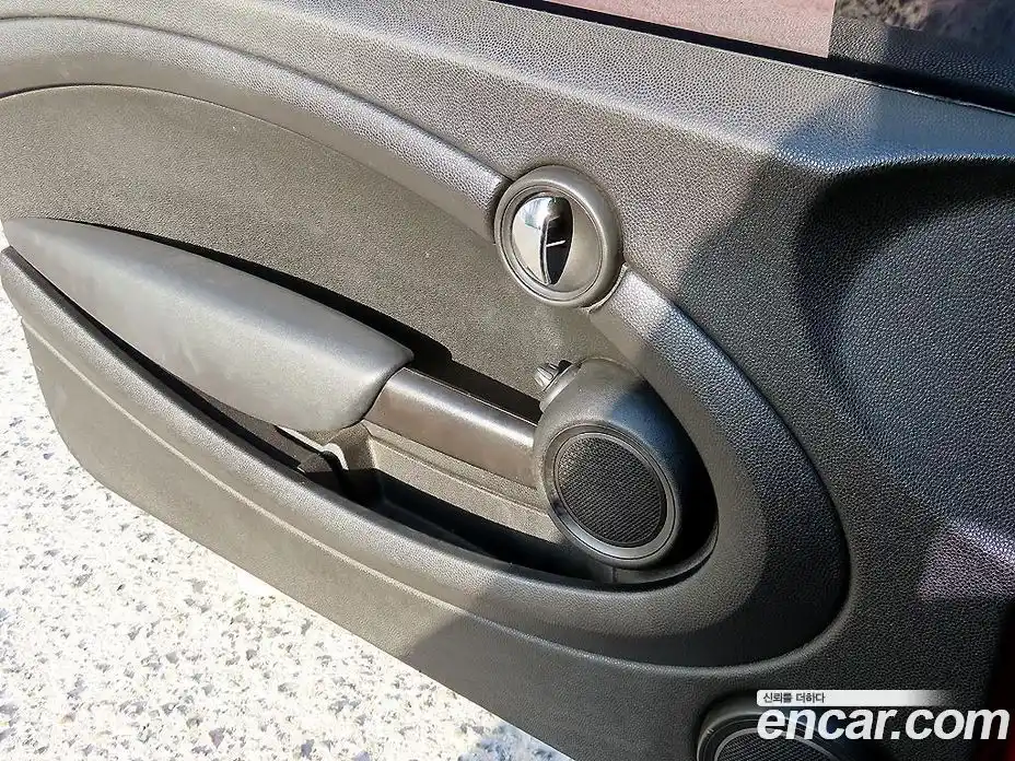 Mini Cooper Convertible 2014 1.6 Автомат в Москве № 214440, фото 11