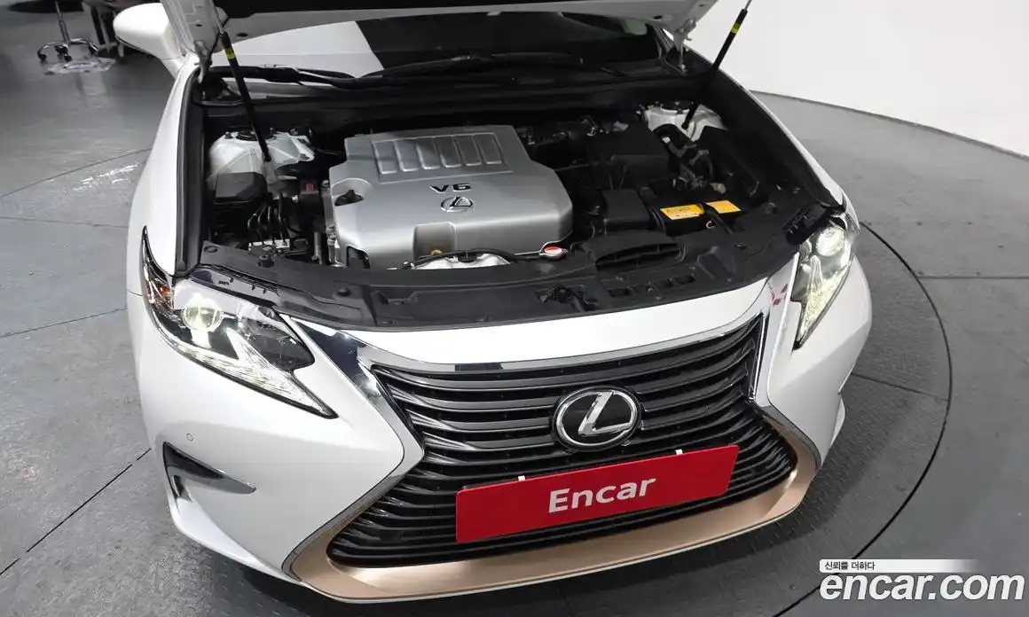 Lexus ES 2016 3.5 Автомат в Москве № 214651, фото 20