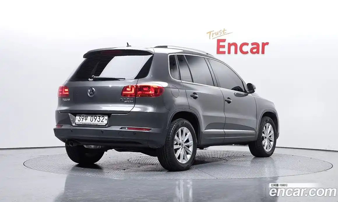 Volkswagen Tiguan 2016 2.0 Автомат в Москве № 215165, фото 13