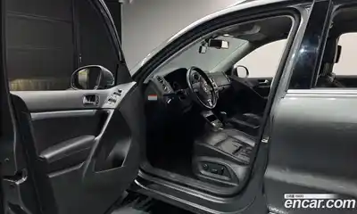 Volkswagen Tiguan 2016 2.0 Автомат в Москве № 215165, миниатюра 4