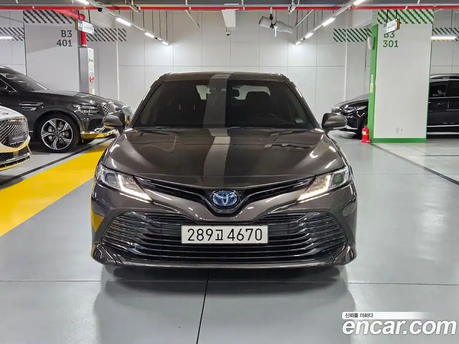 Toyota Camry 2020 2.5 Автомат в Москве № 215662, фото 3