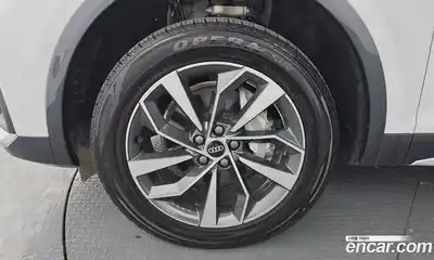 Audi Q5 2021 2.0 Автомат в Москве № 230155, миниатюра 3