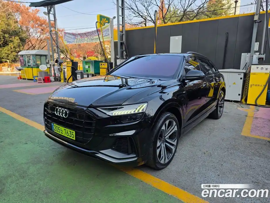 Audi Q8 2023 3.0 Автомат в Москве № 230327, фото 1