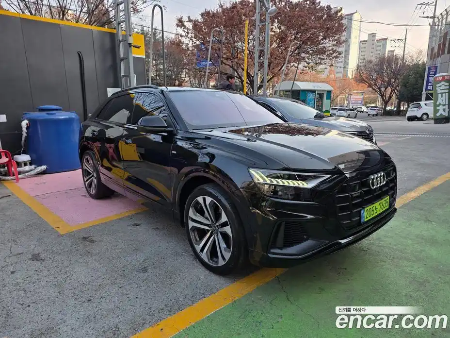 Audi Q8 2023 3.0 Автомат в Москве № 230327, фото 3
