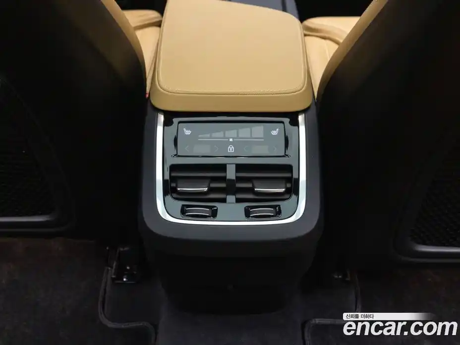 Volvo XC90 2025 2.0 Автомат в Москве № 230811, фото 16