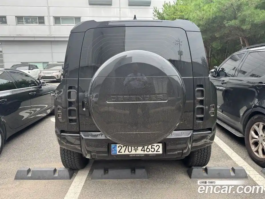 Land Rover Defender 2023 3.0 Автомат в Москве № 231328, фото 6