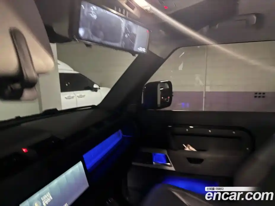 Land Rover Defender 2023 3.0 Автомат в Москве № 231328, фото 9