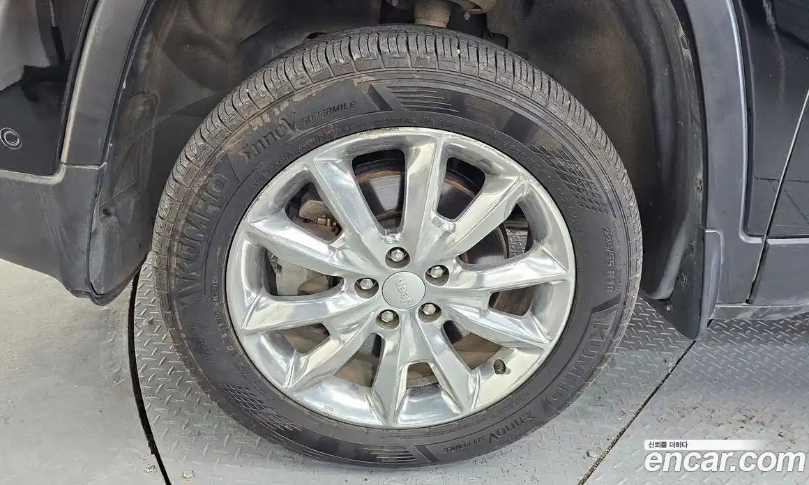 Jeep Cherokee 2017 2.2 Автомат в Москве № 232661, фото 7