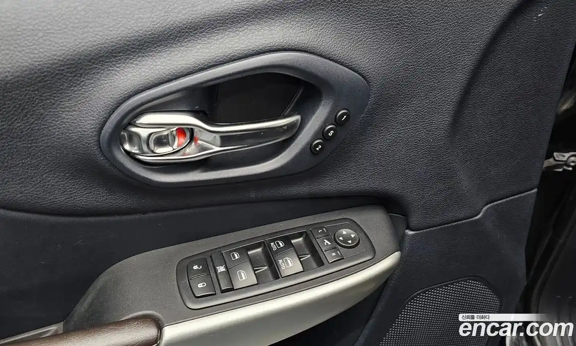 Jeep Cherokee 2017 2.2 Автомат в Москве № 232661, фото 9