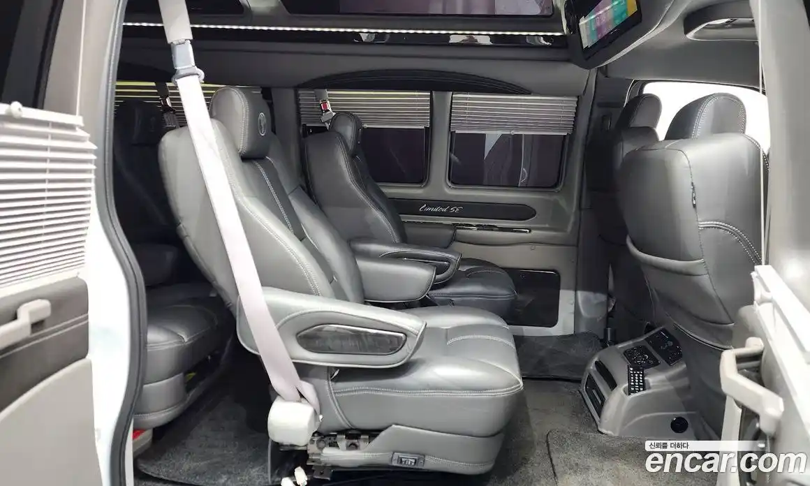 Chevrolet Express Van 2017 6.0 Автомат в Москве № 234334, фото 12