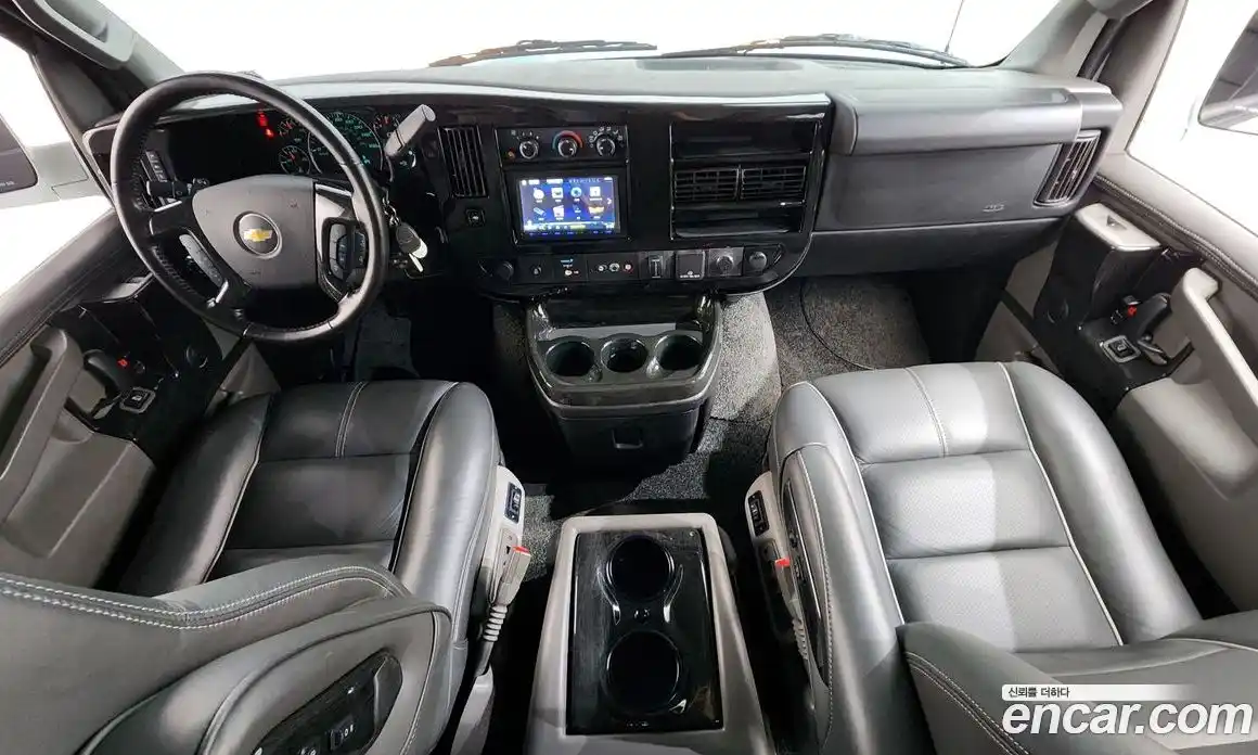 Chevrolet Express Van 2017 6.0 Автомат в Москве № 234334, фото 7