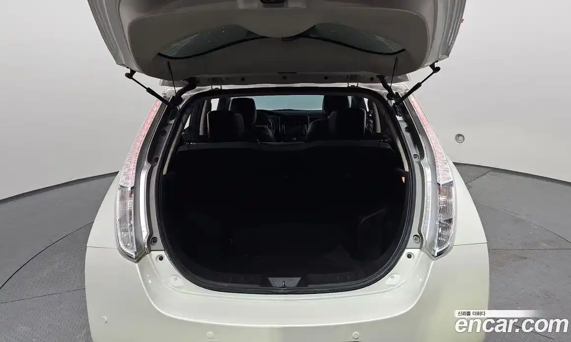 Nissan Leaf 2016 Автомат в Москве № 248752, фото 13