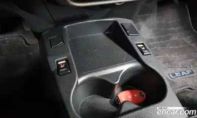 Nissan Leaf 2016 Автомат в Москве № 248752, миниатюра 9