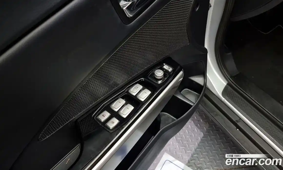 SsangYong TIBOLI 2016 1.6 Автомат в Москве № 25116, фото 4