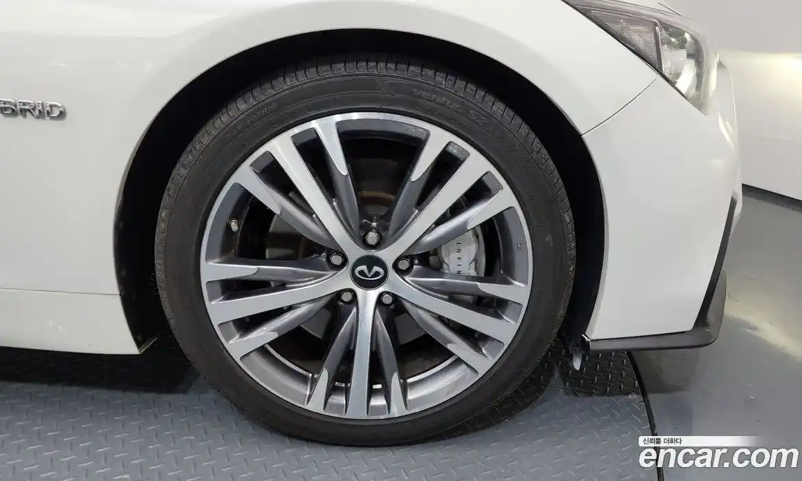 Infiniti Q50 2018 3.5 Автомат в Москве № 256159, фото 13