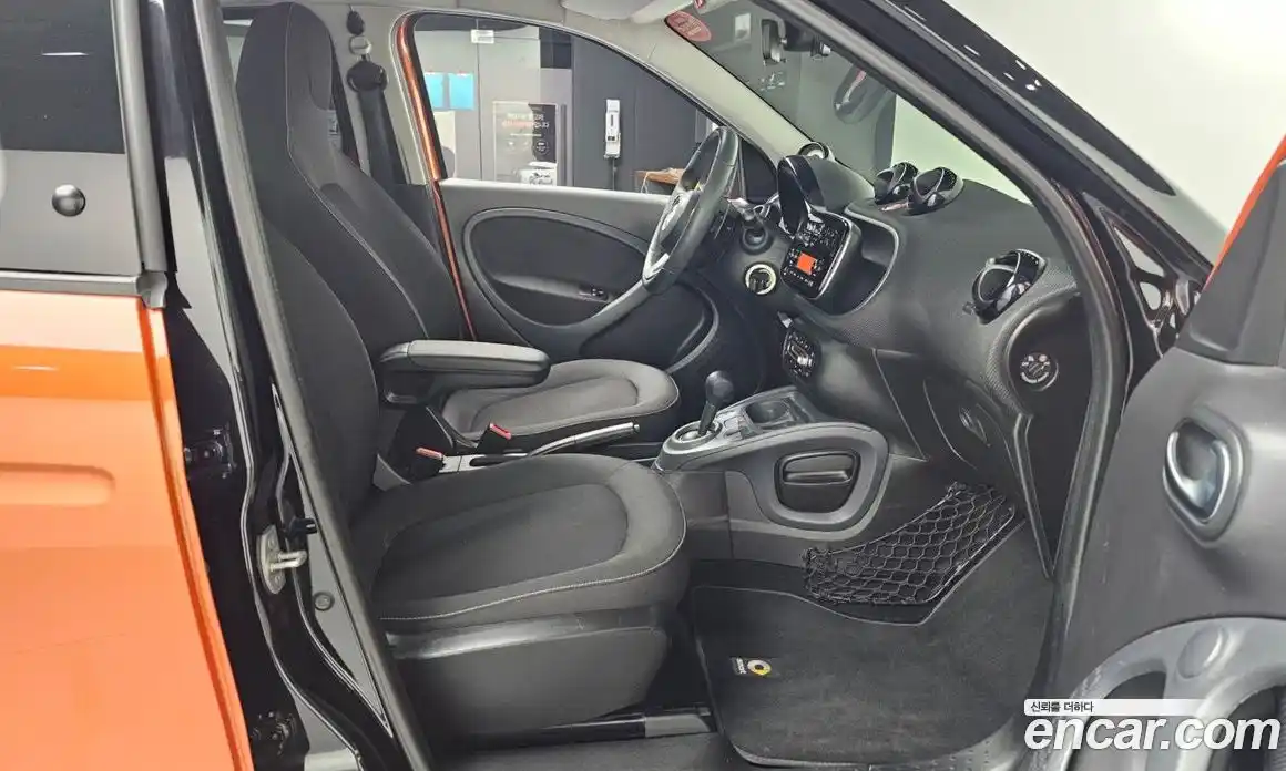 Smart Forfour 2016 1.0 Автомат в Москве № 259347, фото 11