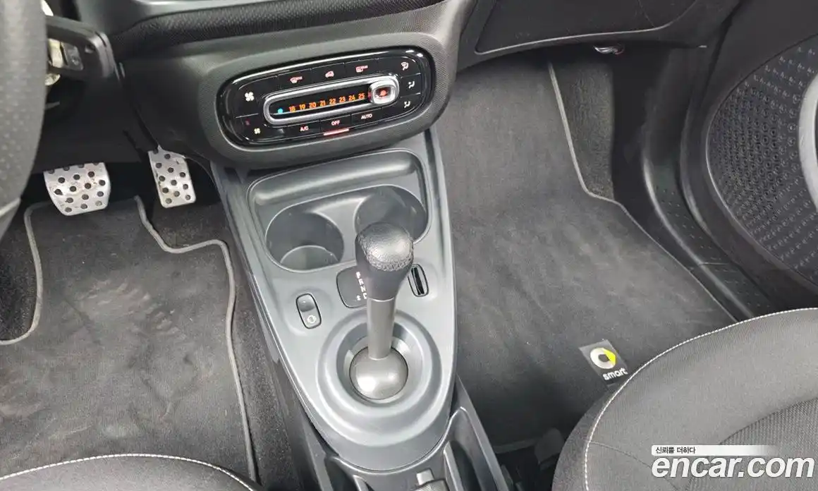 Smart Forfour 2016 1.0 Автомат в Москве № 259347, фото 9