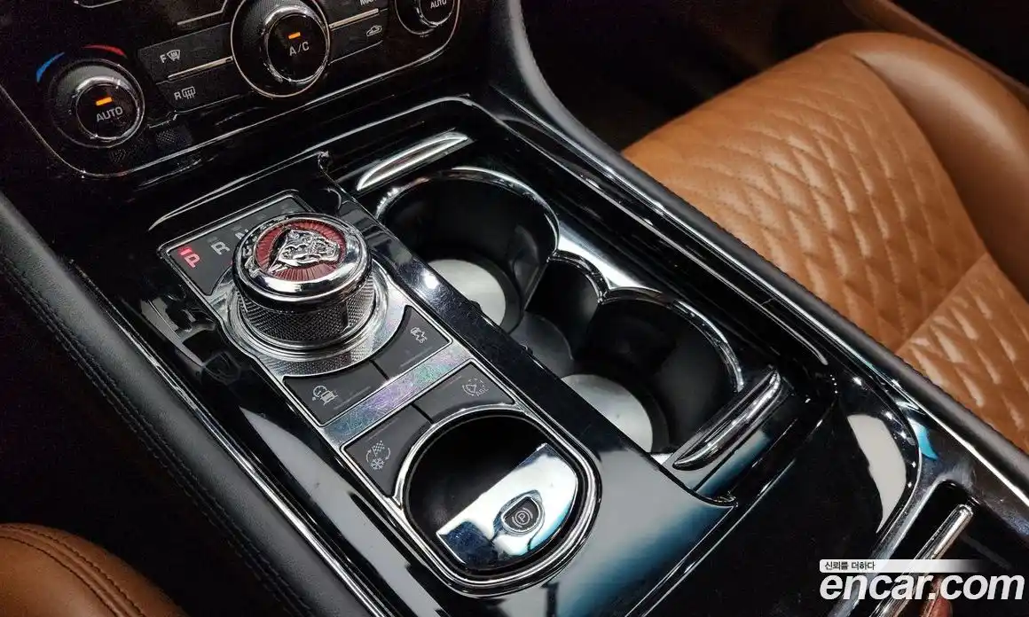 Jaguar XJ 2019 3.0 Автомат в Москве № 283830, фото 8