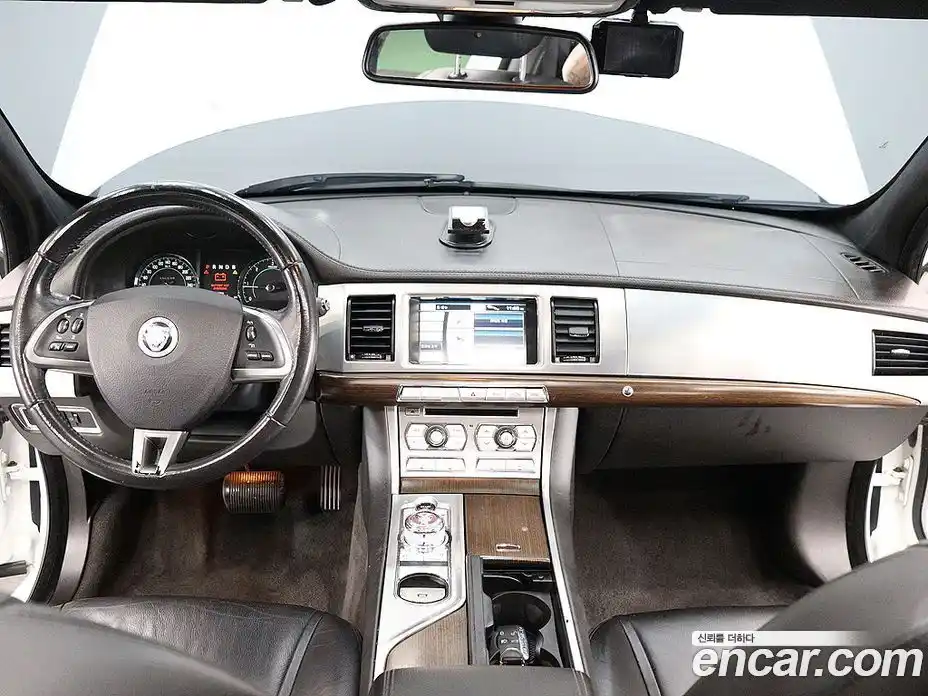 Jaguar XF 2013 3.0 Автомат в Москве № 284019, фото 15