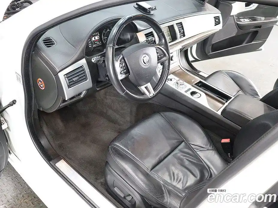 Jaguar XF 2013 3.0 Автомат в Москве № 284019, фото 18