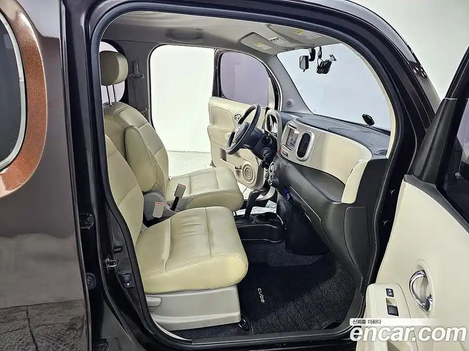 Nissan Cube 2013 1.8 Автомат в Москве № 284901, фото 11