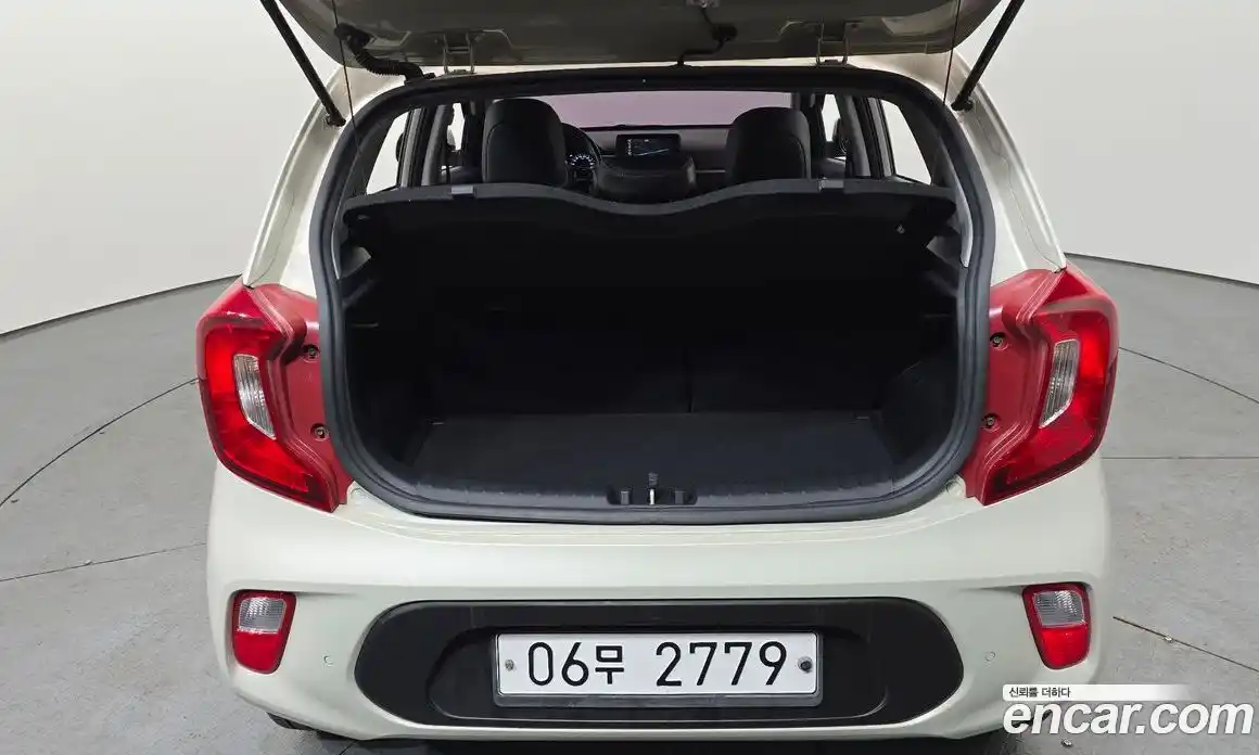 Kia Morning 2018 1.0 Автомат в Москве № 288296, фото 9