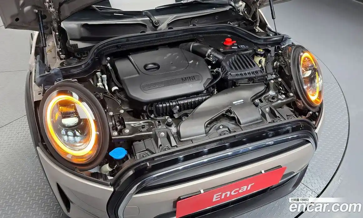 Mini Cooper 2022 1.5 Автомат в Москве № 299456, фото 13