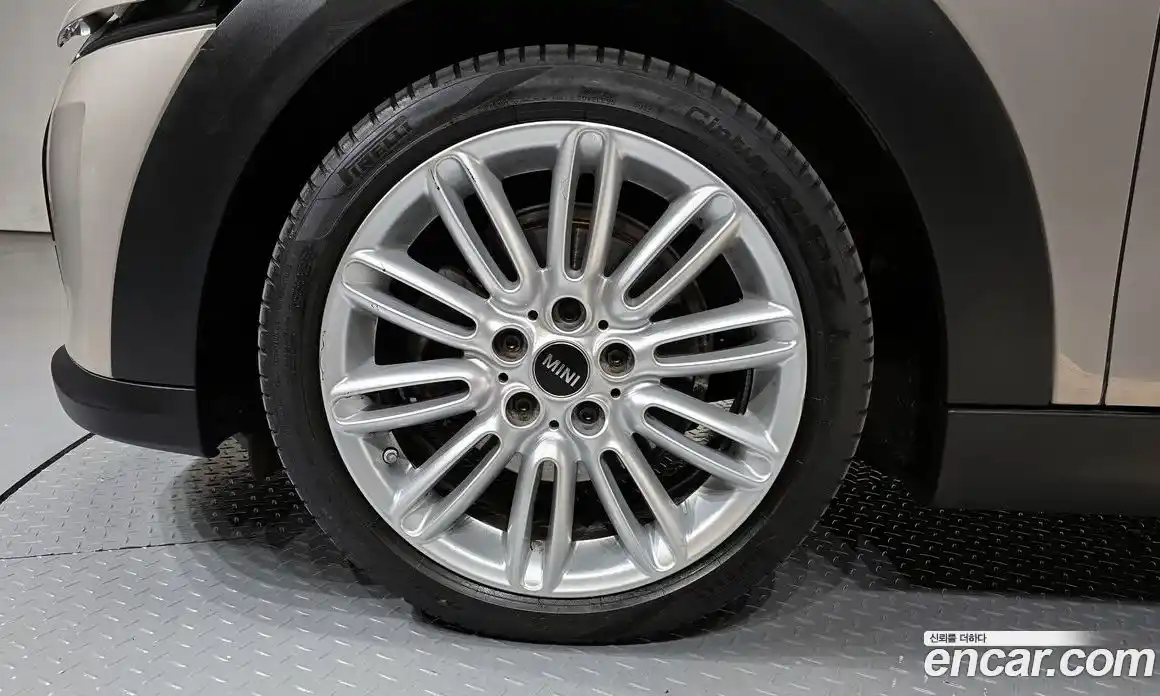 Mini Cooper 2022 1.5 Автомат в Москве № 299456, фото 15