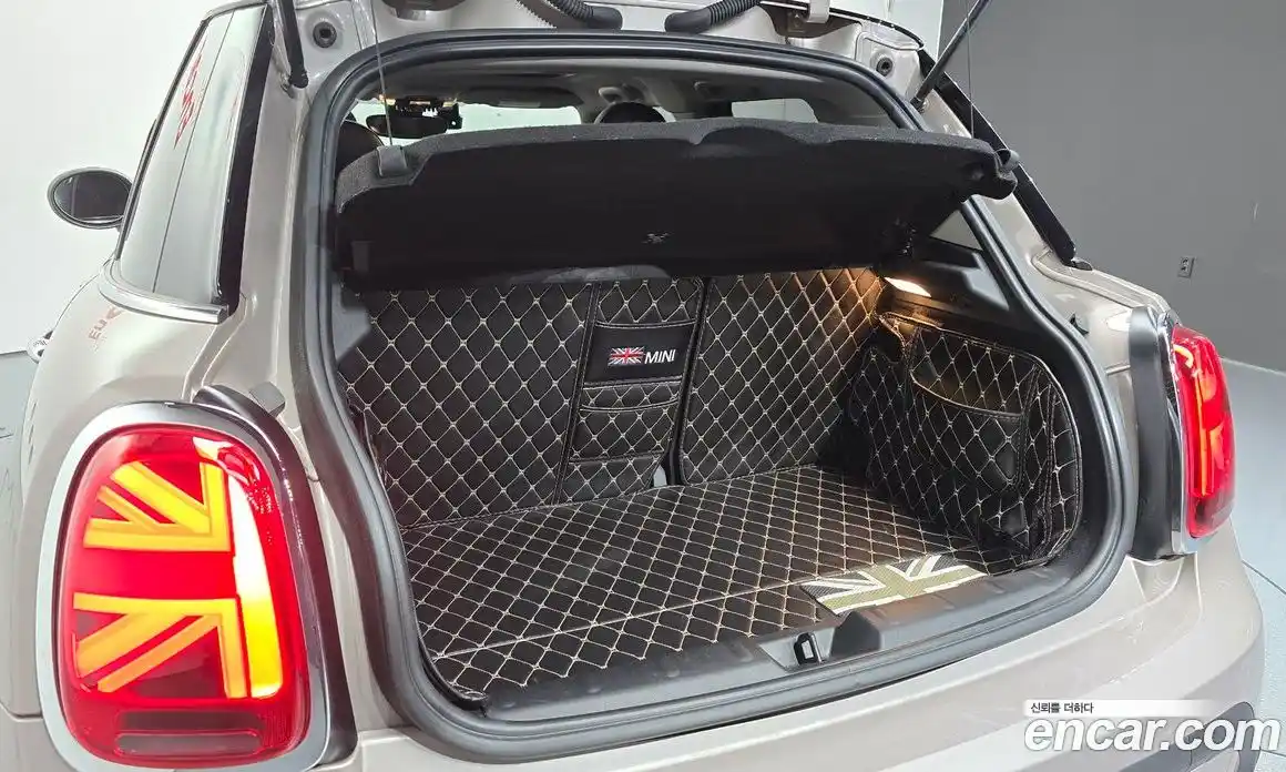 Mini Cooper 2022 1.5 Автомат в Москве № 299456, фото 3