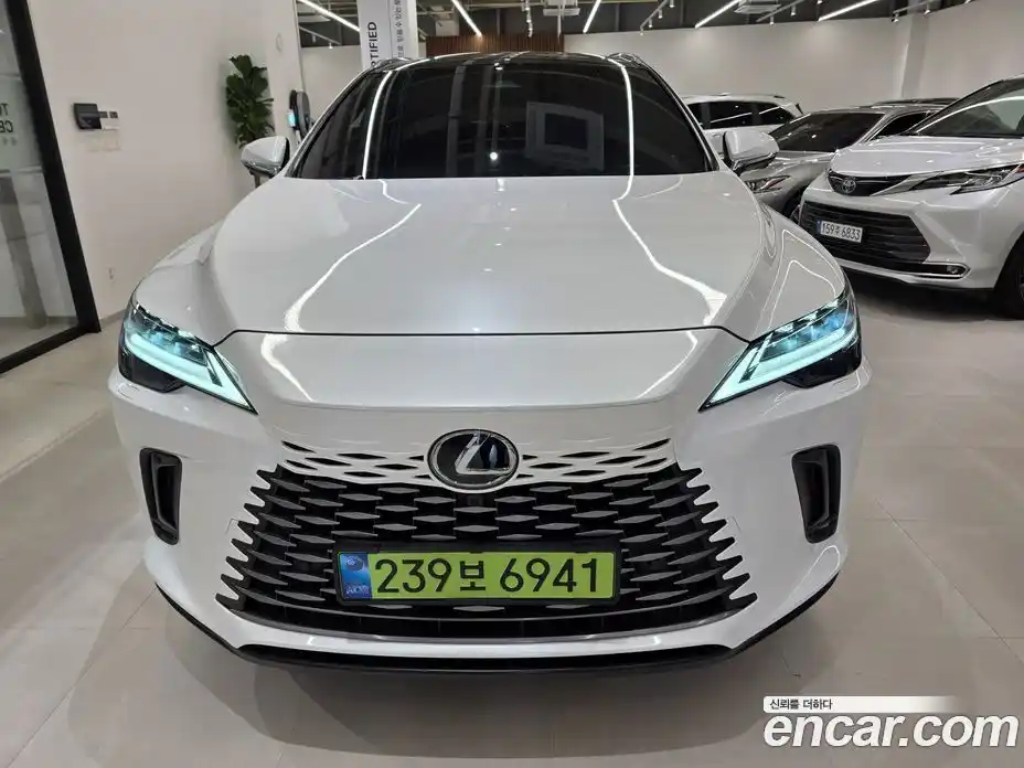 Lexus RX 2024 2.5 Вариатор в Москве № 300803, фото 3