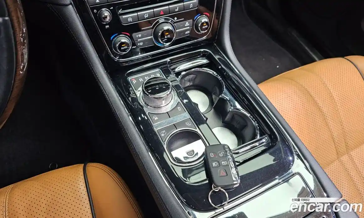 Jaguar XJ 2017 3.0 Автомат в Москве № 305049, фото 13