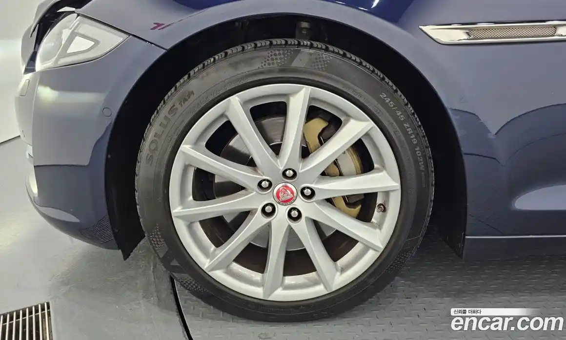 Jaguar XJ 2017 3.0 Автомат в Москве № 305049, фото 18