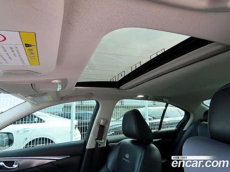 Infiniti Q50 2016 3.5 Автомат в Москве № 305563, фото 18