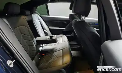 BMW 5-Series 2025 2.0 Автомат в Москве № 318215, миниатюра 2