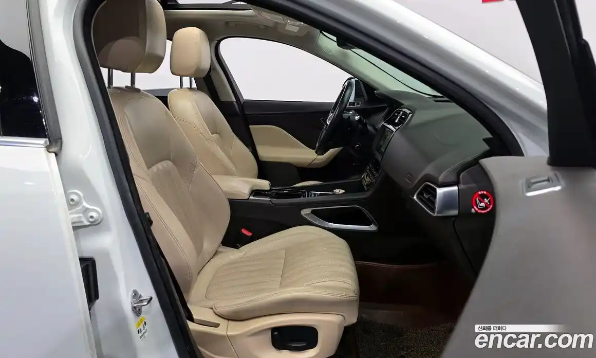 Jaguar F-Pace 2018 2.0 Автомат в Москве № 320239, фото 1