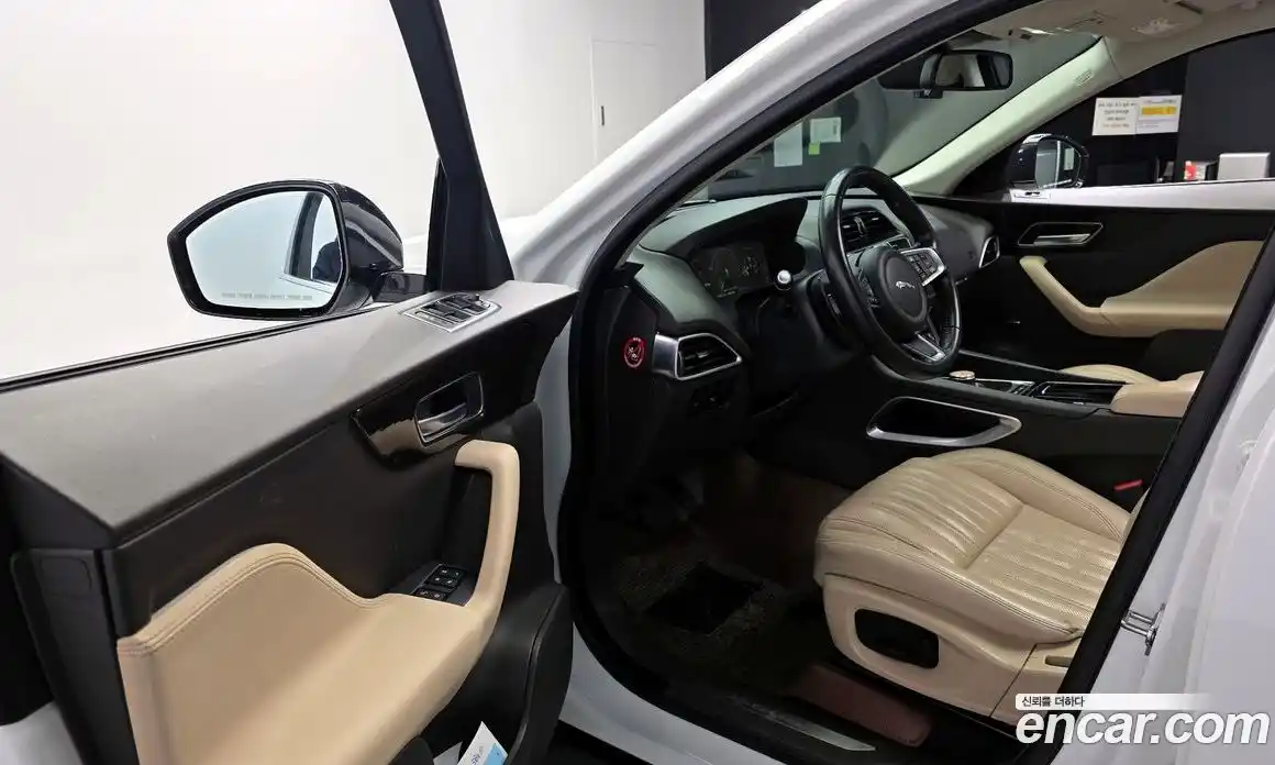 Jaguar F-Pace 2018 2.0 Автомат в Москве № 320239, фото 17