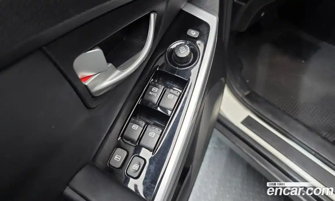 SsangYong Korando 2014 2.0 Автомат в Москве № 33086, фото 16