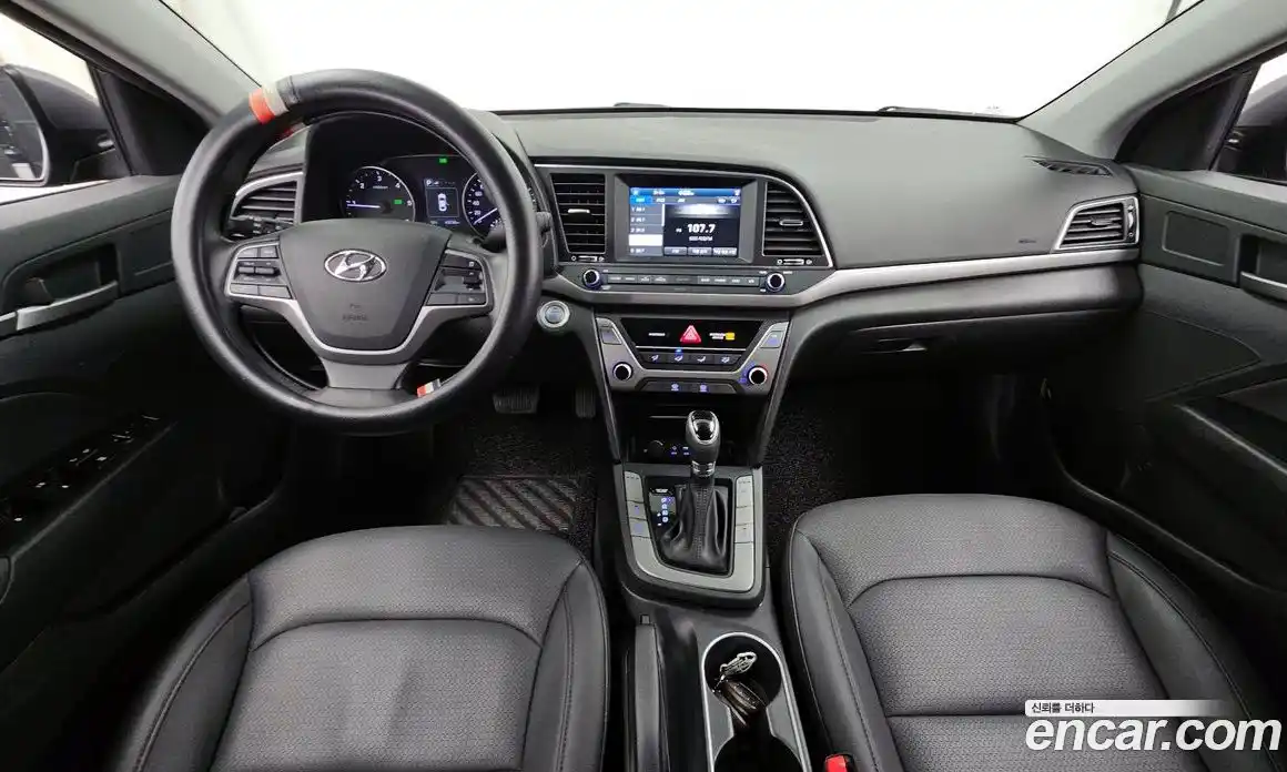 Hyundai Avante 2017 1.6 Автомат в Москве № 336029, фото 16