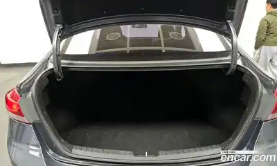 Hyundai Avante 2017 1.6 Автомат в Москве № 336029, миниатюра 2