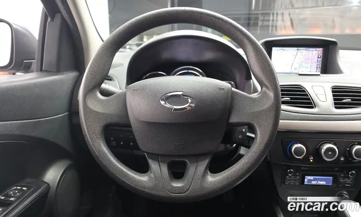 Renault SM3 2015 1.6 Автомат в Москве № 355927, фото 13