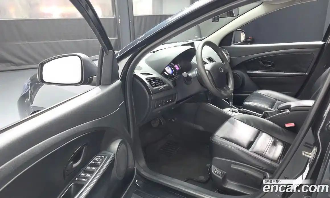 Renault SM3 2015 1.6 Автомат в Москве № 355927, фото 10