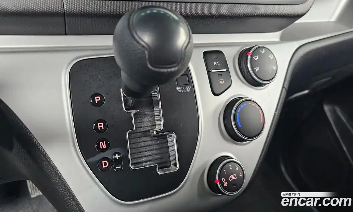 Kia Ray 2022 1.0 Автомат в Москве № 362726, фото 9