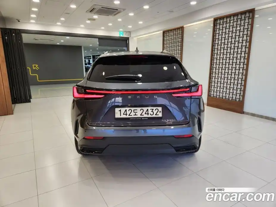 Lexus NX 2023 2.5 Вариатор в Москве № 382403, фото 4