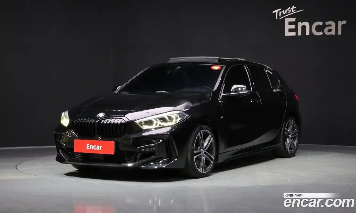 BMW 1-Series 2023 2.0 Автомат в Москве № 385617, фото 1